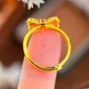 Anillo de Mujer Estilo Lujo Ligero Vintage Retro Nicho Gama Alta Dorado Arena Microincrustado Moño Rosa Melocotón, Regalo para Novia