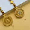 Pingente Chaveiro de Carro Bússola Auspiciosa Oito Tesouros Banhado a Ouro com Fivela de Segurança de Diamante, Ornamento Rotativo, Presente para Amigas