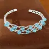Pulseira oca aberta em trama cruzada com contas, fresca e estilosa, elegante e luxuosa, joia de nicho e sofisticada