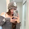 Gorro a rayas con estampado de cachorro retro para mujer, estilo fino de principios de otoño, circunferencia de cabeza grande, adelgazante de cara, gorro transpirable para la cabeza