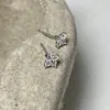Plata S925 Chapada en Oro de 18K Trébol de Cuatro Hojas de la Suerte Flash Hao Mini Pendientes Ultracortos Moda para Mujer Diseño Elegante Sensación Diamante Incrustado