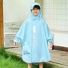 Capa de Chuva Infantil Estilo Poncho, Casaco Escolar para Menino com Mochila, Poncho Impermeável de Corpo Inteiro para Aluno de Ensino Fundamental e Jardim de Infância