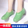 Zapatos ligeros de corte bajo impermeables antideslizantes para mujer, adultos, exteriores, cocina, boca poco profunda, zapatos de goma de trabajo para mujer, venta al por mayor, exportación