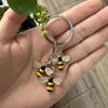Llavero de Acero Inoxidable Estilo Nuevo Europeo y Americano Transfronterizo Llavero Pequeña Abeja Grabada Joyería Metal Panal Colgante Accesorios