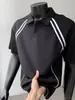 Camisa Polo Estilo Americano Manga Corta Hombre Verano 2026 Nuevo Estilo Rayas en Contraste Marca de Alta Gama Fresca Moderna Camiseta de Manga Media