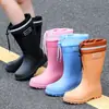 Botas de lluvia para mujer hasta la pantorrilla, engrosadas, a la moda, con puños elásticos, antideslizantes, engrosadas, para adultos, adecuadas para uso en la cocina, cálidas e impermeables.