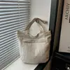 Nova bolsa feminina de tecido de nylon 2026, grande capacidade, moderna, estilosa, bolsa tote casual, estilo coreano, mochila leve