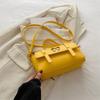 2024 Verão Nova Moda Arco Decoração Pequeno Quadrado Bolsa Feminina Simples Casual Viajante Ombro Crossbody Bolsa