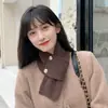 Bufanda para mujer invierno versátil color liso estilo ins simple creativa Tejida botón versátil a prueba de frío pareja bufanda pequeña para hombre