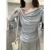 Camiseta Fina de Manga Larga con Cuello Diagonal Rosa Suave Off-Shoulder para Mujer, Top Básico de Capa Interior Plisada para Otoño e Invierno