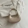 Bolso de Lujo Nuevo Transfronterizo 2026 con un Toque de Alta Gama, Bolso de Moda y Versátil, Bolso en Forma de Media Luna, Bolso de Mujer Exquisito y Elegante