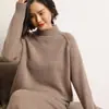 Nuevo suéter de punto de cachemira pura para mujer de otoño e invierno, corte holgado, elegante, de cuello semi-alto, capa base versátil, suéter cálido