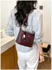 Bolsa de ombro feminina, bolsa transversal, versátil, vintage de verão, grande capacidade, nova bolsa feminina 2026, bolsa tipo balde leve para o trabalho, PU