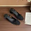 Novos Sapatos Femininos 2026 para Pés Largos, Sandálias Fechadas com Laço, Sandálias Mary Jane Delicadas sem Salto Estilo Fada