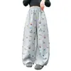 Pantalones de chándal grises para niños con estampado de gato tipo graffiti dibujado a mano, nuevo estilo de otoño para niñas, cintura elástica con cordón, pantalones casuales curvos