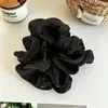 Elástico de Cabelo Flor de Botão Satinado Perolado com Bolinhas 2026 Novo Retro Francês para o Dia a Dia Acessório de Cabelo Scrunchie de Alta Qualidade para Mulheres