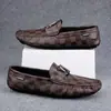 Mocasines de Piel Genuina para Hombre de Lujo Ligero 2026 Nuevo Estilo Zapatos sin Cordones de Moda Británica Casual Mocasines sin Cordones Estampados