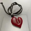 Suéter Design de Nicho Laço Vermelho Âncora Colar Longo de Coração Corda Preta Feminina Gola Halter Acessórios Não