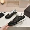 Xiaoxiang 2024 Primavera y Verano Nueva Llegada Tenis de Piel de Oveja con Patrón de Diamantes Plata Cuerno Rey Tenis Romboidales Zapatos de Béisbol