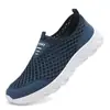 Una generación de zapatos de malla para pies de verano para hombre comercio exterior transpirables zapatos deportivos zapatos ligeros para viajar un pedal