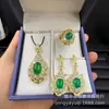 Suministro en vivo de moda de calcedonia natural pendiente anillo colgante collar joyería traje alto hielo completo traje de jade