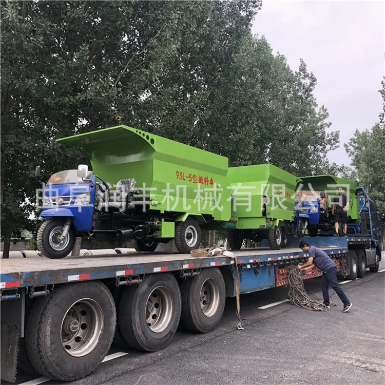 柴油撒料车