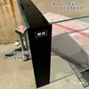 Tanque de Corriente Negra con Rebosadero Lateral, Tanque de Corriente Nativa con Paisajismo de Rebosadero, Acuario de Estilo Industrial con Rebosadero Lateral y Filtración Inferior