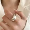 Anillo Irregular Geométrico para Mujer, Moda de Lujo Ligero, Acabado Mate Único, Anillo Abierto Versátil, Anillo de Dedo Índice Moderno