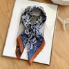 Lenço quadrado com estampa clássica de castanha, lenço de seda elegante para o dia a dia, acessório versátil para ternos, lenço decorativo para o pescoço, faixa de cabeça, pequeno xale
