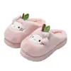 Chinelos de algodão com tema de gato de desenho animado para mulheres, chinelos internos de inverno, forro de pelúcia espesso para aquecimento, sola macia, antiderrapante e silencioso. Atacado disponível