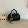 Bolso acolchado para mujer, nuevo bolso de hombro vintage para el trabajo de otoño 2026, bolso Boston cruzado de alta gama