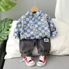 Traje de Dos Piezas para Niños de Primavera y Otoño Fabricante al por Mayor Estilo Cuadros para Niños Chaqueta Camisa de Manga Larga Pantalones Sueltos