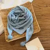 Bufanda Triángulo Jacquard de Color Sólido para Bebé Unisex, Calentador de Cuello Estilo Coreano para Otoño e Invierno Decorado con Doble Pompón, Bufanda Protectora de Cuello Simple para Niños