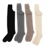 Calcetines altos hasta la rodilla de cachemir, colección otoño/invierno 2025, calcetines largos para mujer hasta la rodilla, cálidos, sencillos, versátiles y diseñados para hacer que las piernas parezcan más largas y las pantorrillas más delgadas