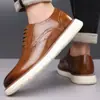 Sapatos Sociais Masculinos de Couro Pontudos Mais Vendidos da Amazon, Sapatos Masculinos Versáteis e Modernos Estilo Britânico, Sapatos de Couro Slip-On Simples de Cor Sólida