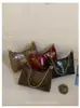 Bolsa hobo transfronteiriça retrô com padrão de diamante brilhante, uma bolsa de ombro luxuosa com corrente dourada, versátil e de grande capacidade, bolsa feminina