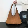 Bolso tote retro de gamuza de gran capacidad para mujer, adecuado para uso casual, para ir al trabajo y con estilo versátil, un bolso de hombro o de axila chic