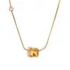 Colar com pingente fofo de design de nicho europeu e americano, aço inoxidável banhado a ouro 18K, letra de bolha, zircônia unilateral, colar de corrente S para mulheres