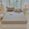Falda de cama con estampado de encaje 100% algodón Falda de cama de algodón de Xinjiang Cubierta Protector de colchón denso fino y denso Agradable para la piel Cómodo
