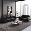 Estilo nórdico, lujo ligero, apartamento pequeño, habitación doble o triple en renta, área de lounge de hotel, área de recepción de tienda de ropa, sofá pequeño