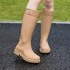 Botas de lluvia de moda impermeables, antideslizantes, de caña alta para mujer, duraderas, aptas para cocina, cálidas, forradas de felpa, zapatos de goma, botas de lluvia para adultos de tubo largo