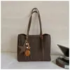 Bolsa de Gran Capacidad Otoño e Invierno Bolso de Axila para Mujer 2025 Nuevo Bolso Tote de Gamuza y Felpa Bolso Simple de Hombro para Viajes Suave