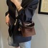 Bolso Cubo de Gamuza Retro de Gama Alta para Mujer 2025 Tendencia Otoño e Invierno Bolso de Hombro Sencillo Casual Bolso Cruzado Mate