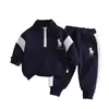 2026 Nova Roupa Infantil Conjunto de Outono para Meninos Roupas de Primavera e Outono para Meninos Conjunto de Duas Peças com Zíper Meio e Manga Longa Tendência