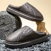 Pantuflas de algodón de invierno para hombre, talla grande, estilo nuevo 2026, para uso en interiores, antideslizantes, cálidas y con suela gruesa forrada de felpa