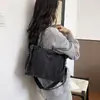 Bolso tote de alta moda coreana de nicho, elegante bolso cruzado de hombro simple para mujer, nuevo de verano 2026, moderno