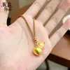 Novo Pingente Tradicional Estilo Chinês com Pedras de Diamante Incrustadas e Acabamento Escovado em Forma de Cabaça para Mulheres, Corrente Versátil Popular para Clavícula, Presente para Namorada