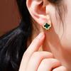 Pendientes de Flor de Cuatro Hojas Microincrustados con Aguja de Plata S925 para Mujer, Pendientes de Circonita Verde, Pequeños Clips para Orejas Ligeros de Lujo Estilo Chanel sin Perforación