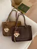 Bolso de Hombro de Alta Gama Cuadrado Pequeño para Mujer Moda Nueva Otoño e Invierno 2024 Gamuza Esmerilada Bolso de Hombro Cruzado para Viajes