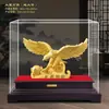 Adorno de Águila Dorada de Terciopelo con Cubierta Acrílica para Decoración de Oficina y Hogar, Decoración Artesanal Atractora de Riqueza al por Mayor